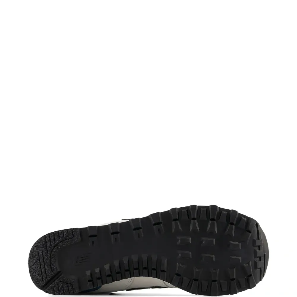 Классические кроссовки с панелями