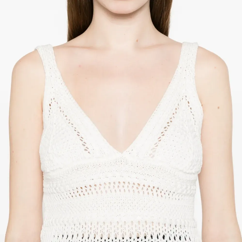 Вязаный топ с V-образным вырезом