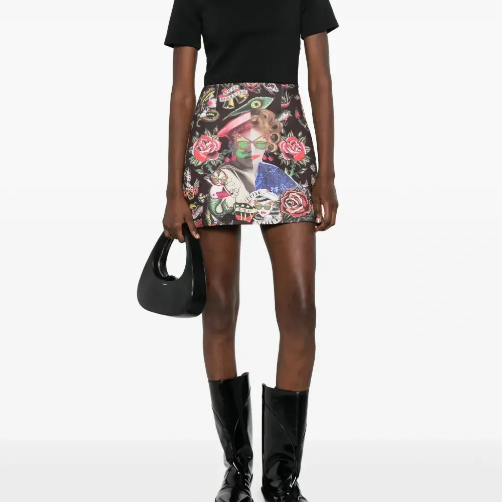 Мини-платье с короткими рукавами