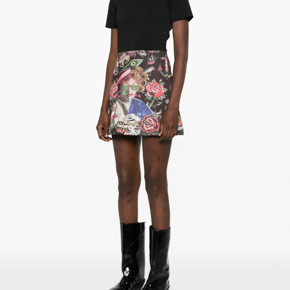 Мини-платье с короткими рукавами