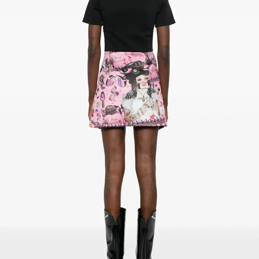 Мини-платье с короткими рукавами