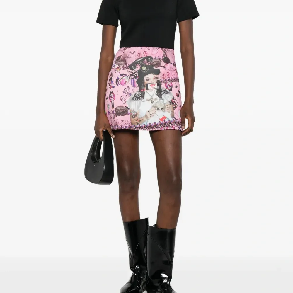 Мини-платье с короткими рукавами