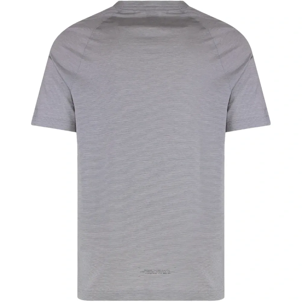 Футболка приталенного кроя