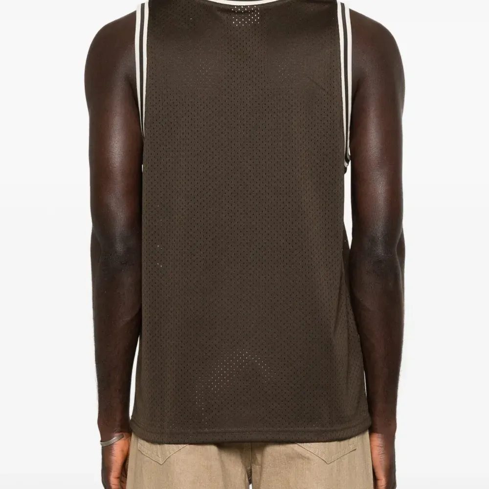 Силовский жилет без рукавов в колледжском стиле