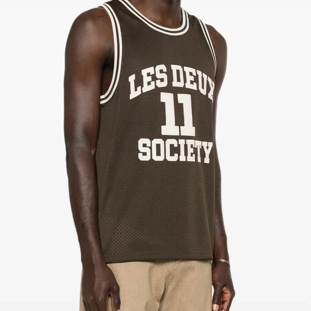 Силовский жилет без рукавов в колледжском стиле