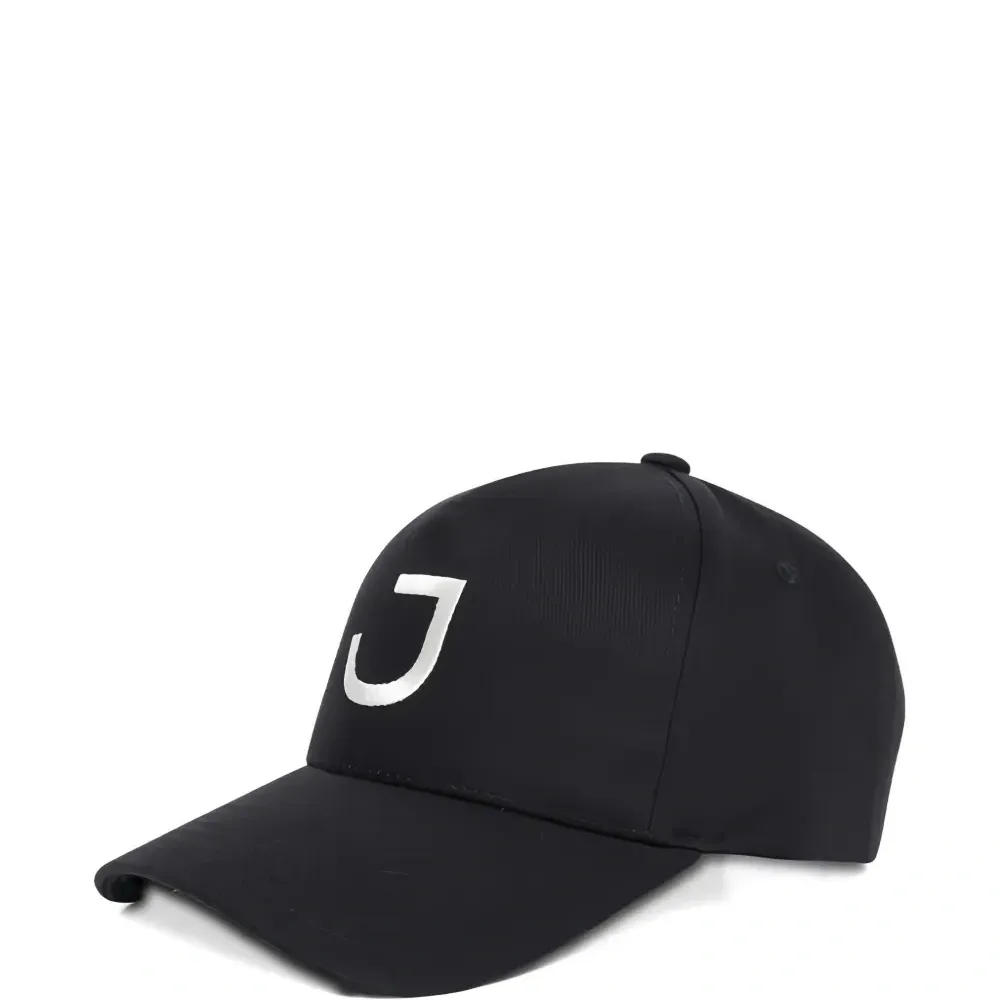 Бейсболка с логотипом