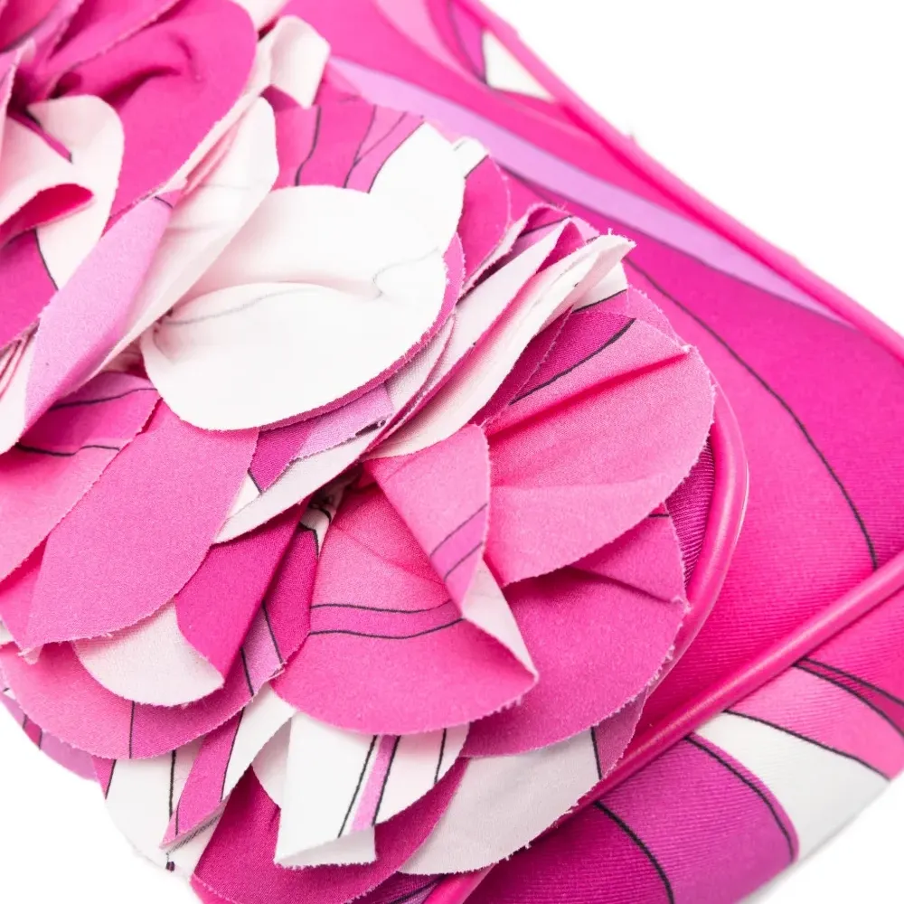 Сумка с цветочными аппликациями