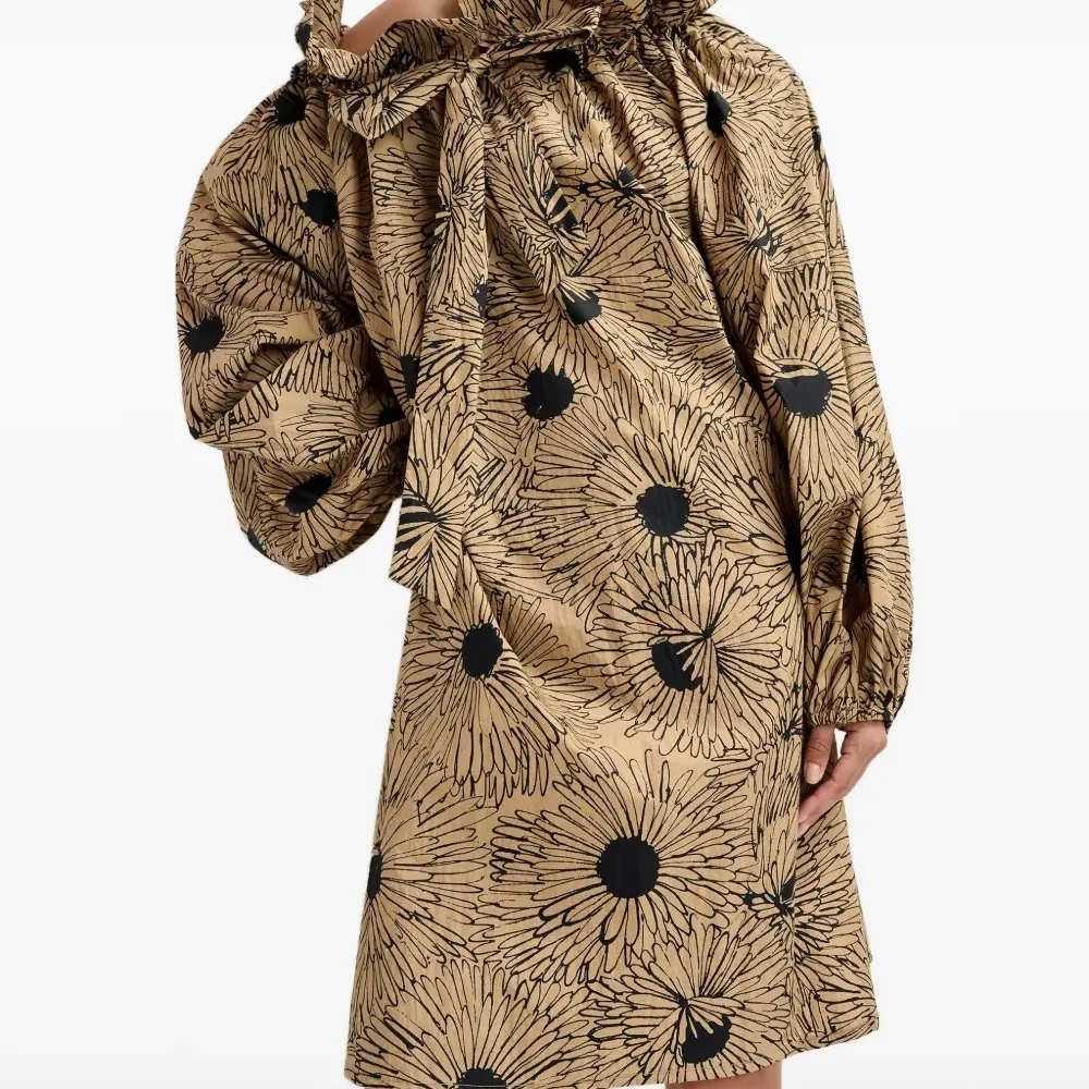 Платье мини с цветочным принтом