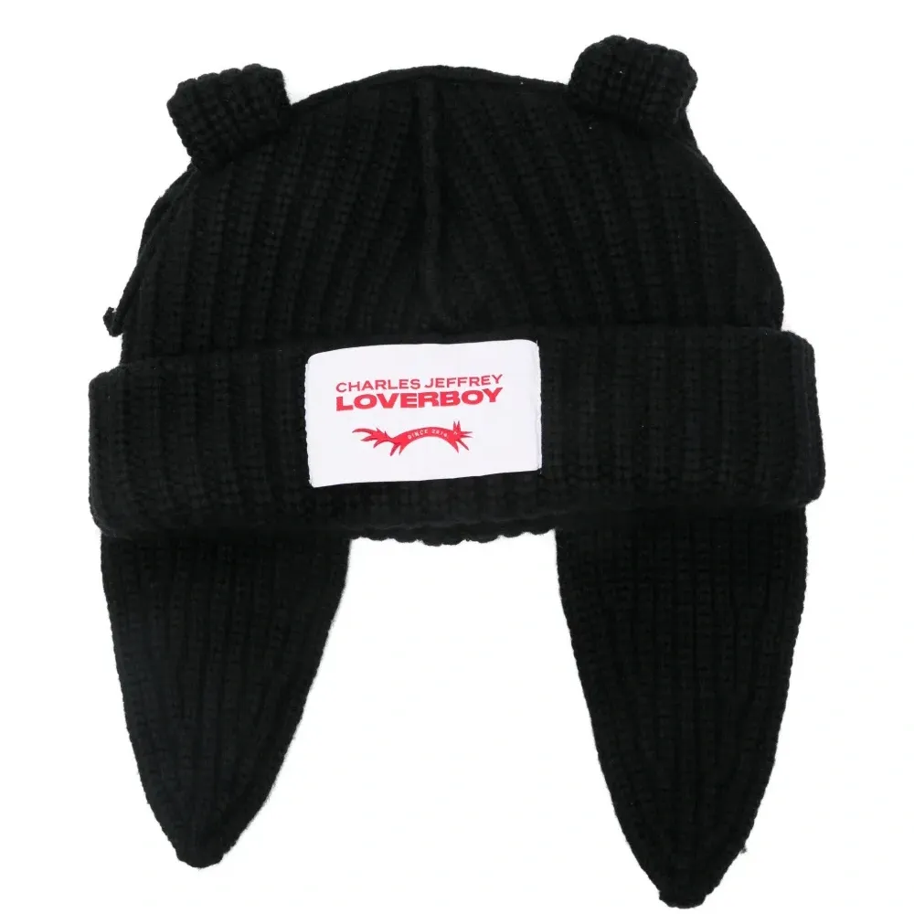 Вязаная шапка с ушками