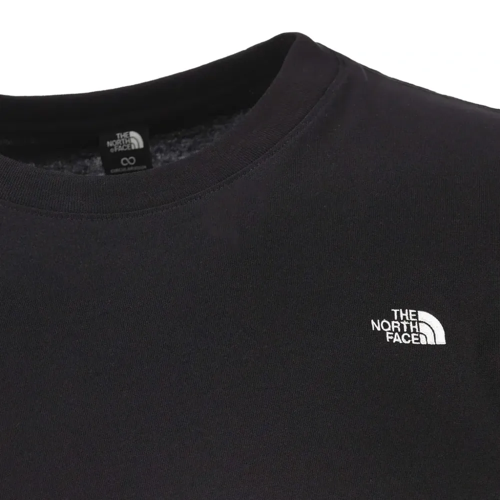 Футболка с вышитым логотипом