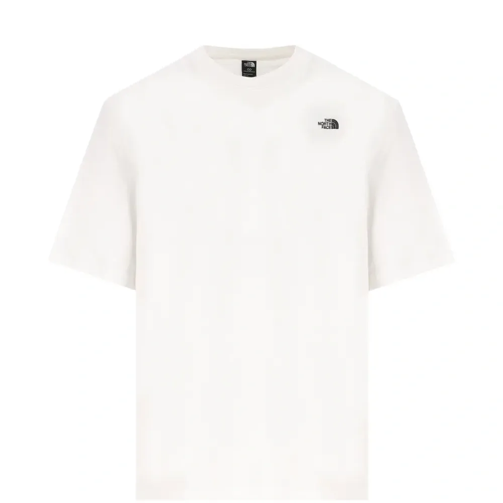 Футболка с вышитым логотипом