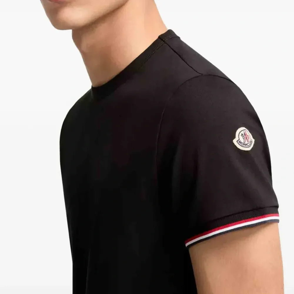 Футболка с логотипом