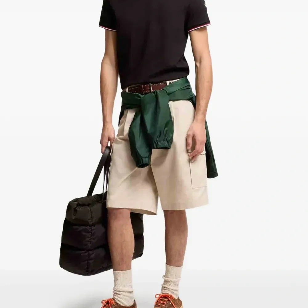 Футболка с логотипом