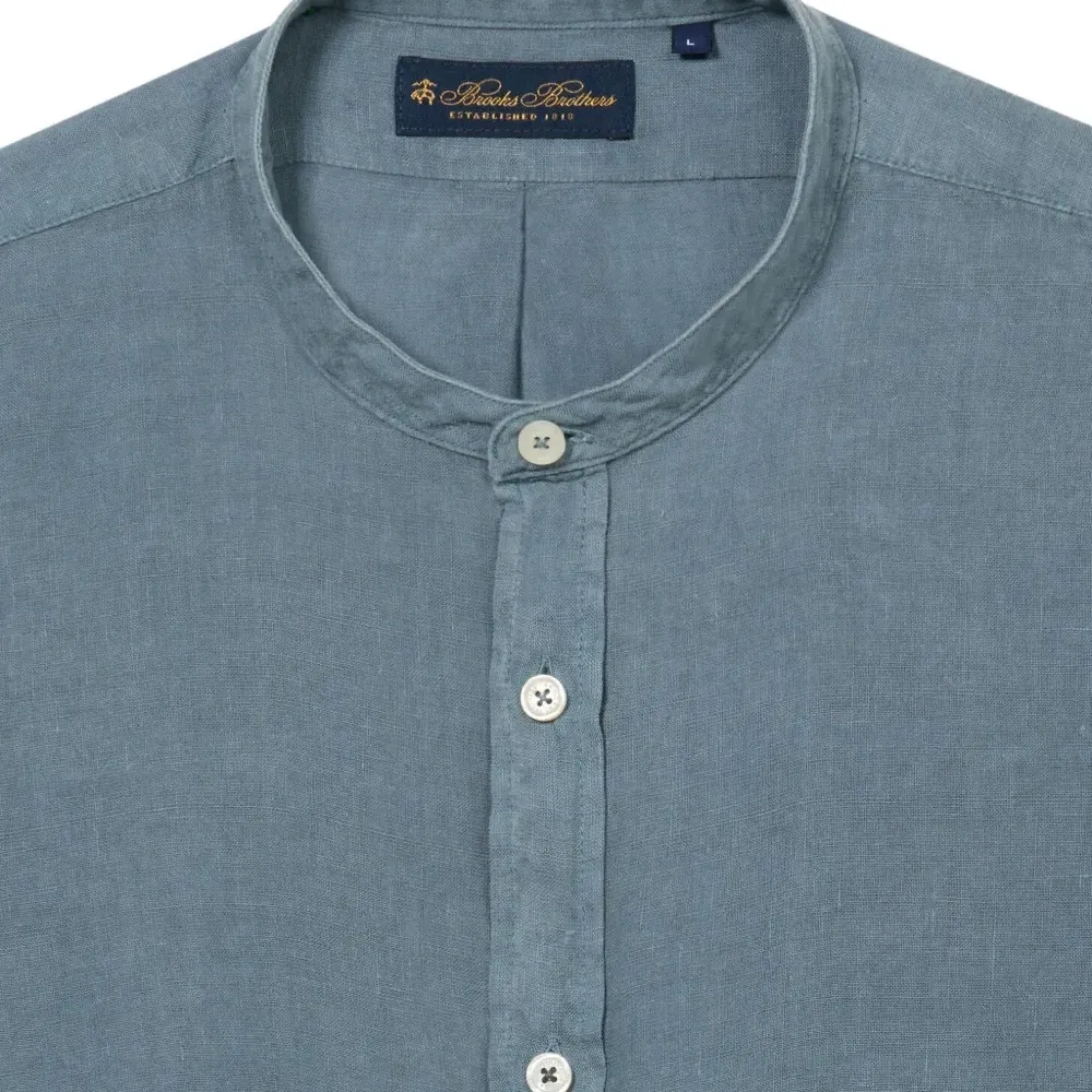 Льняная рубашка с воротником-стойкой