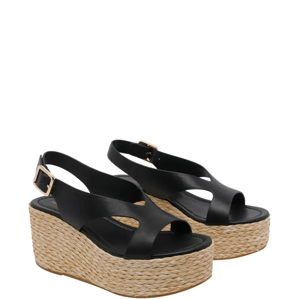 Босоножки на танкетке Hudson Caidis с пряжкой