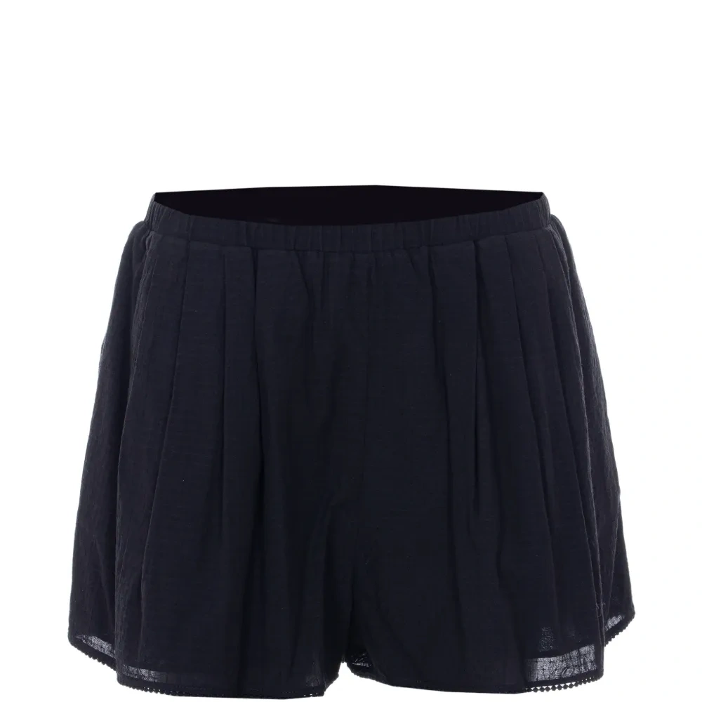 Шорты с вышивкой на резинке