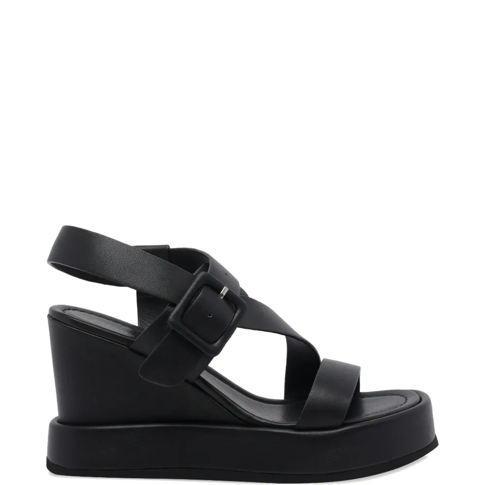 Кожаные сандалии с пряжкой