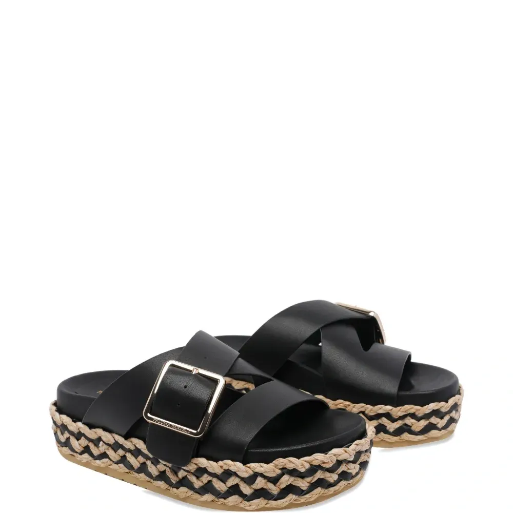 Босоножки на платформе с пряжкой