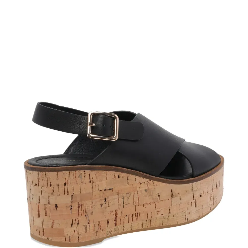 Босоножки на танкетке с ремешком и пряжкой