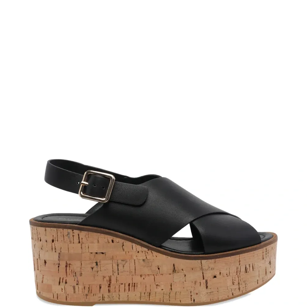 Босоножки на танкетке с ремешком и пряжкой