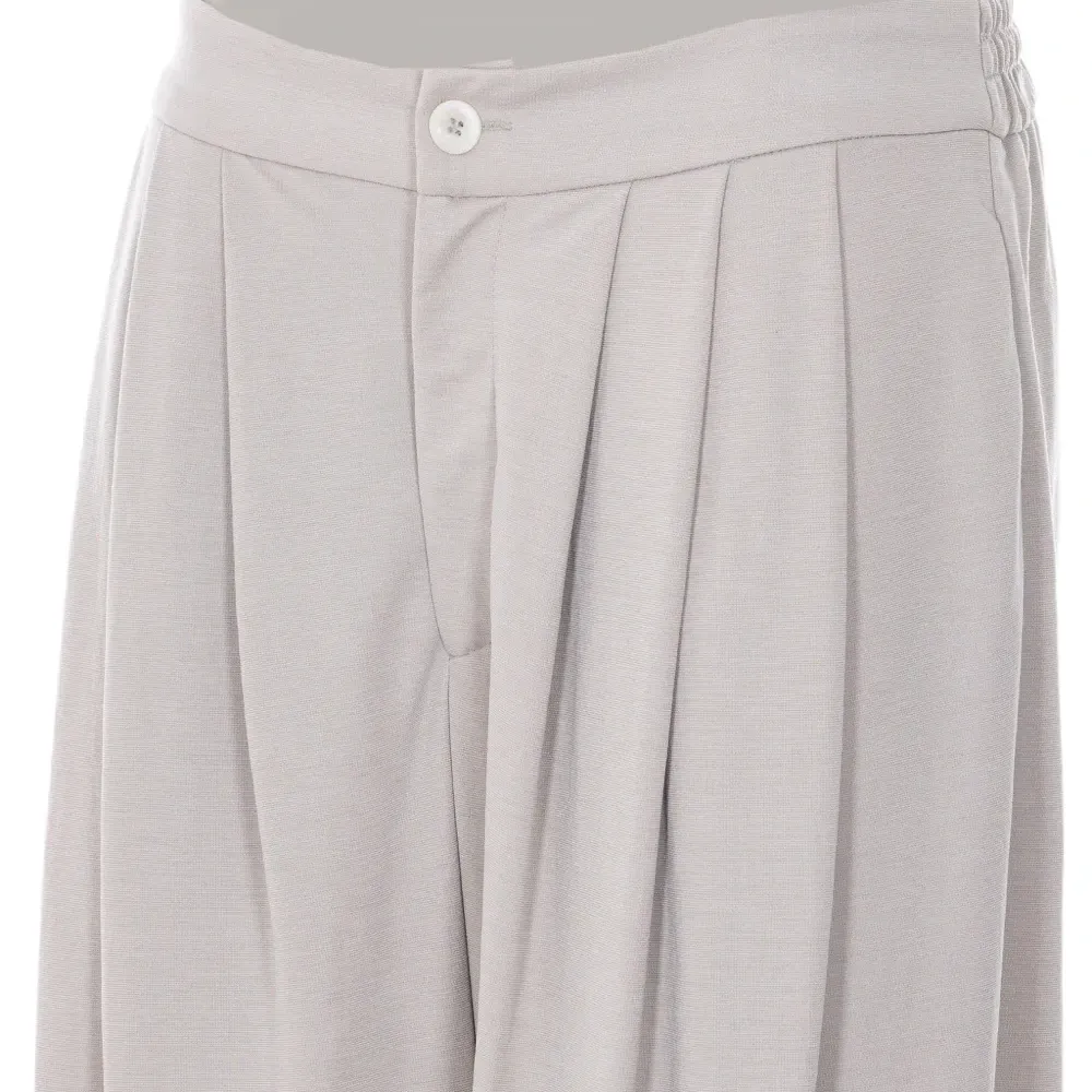 Брюки на пуговицах