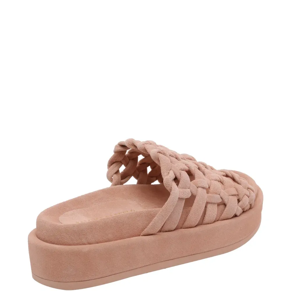 Босоножки с открытым носком в технике интречато