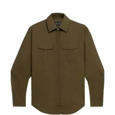 Рубашка с клапанами на карманах