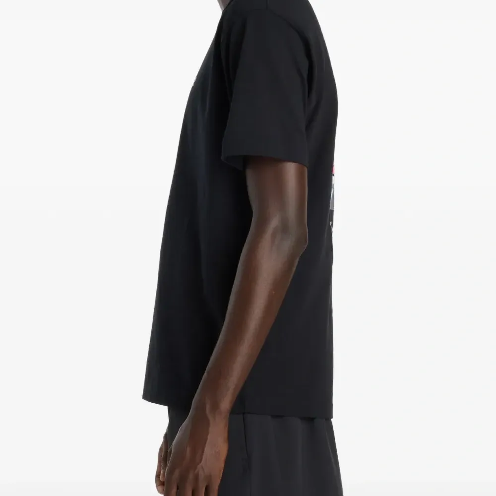 Футболка с графическим принтом "N Collage"