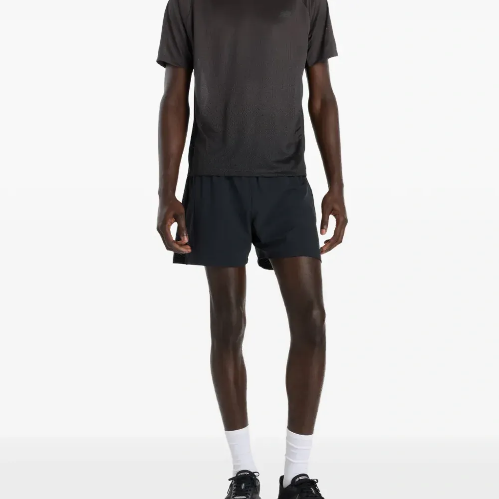 Футболка с круглым вырезом