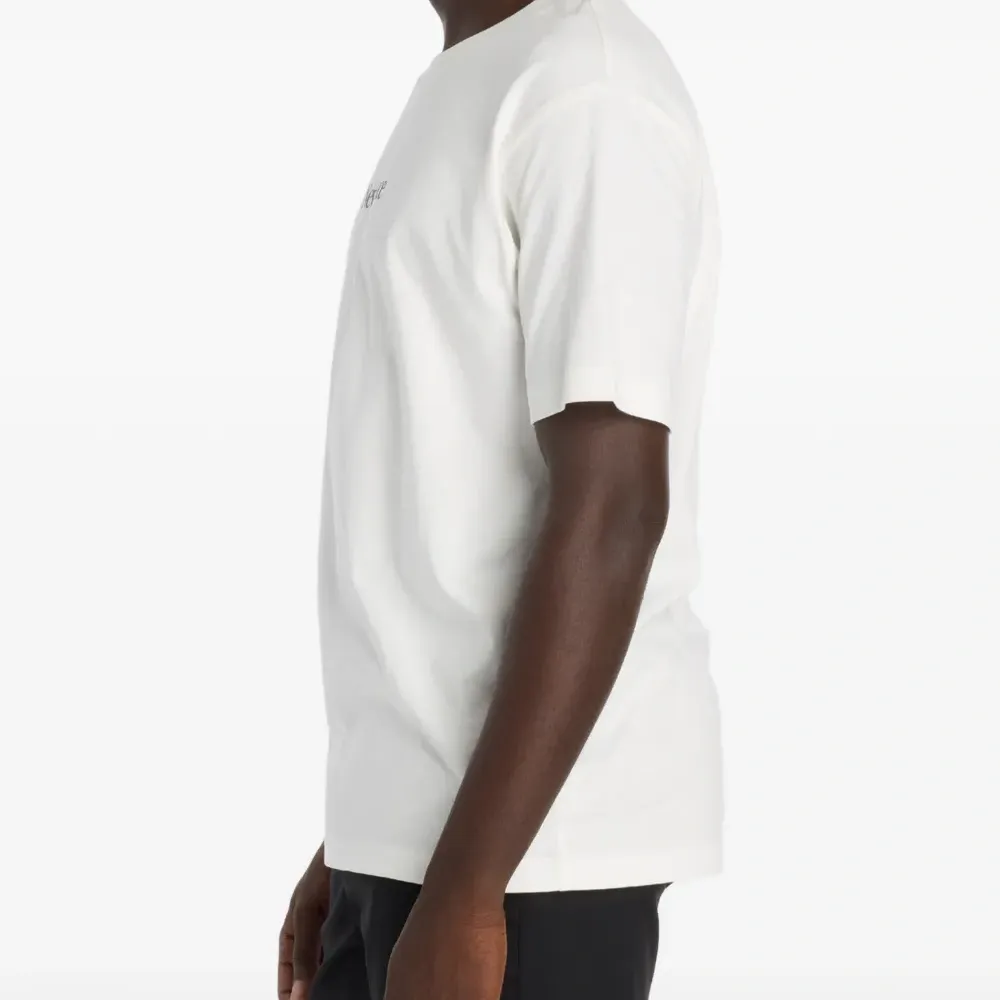 Футболка с логотипом