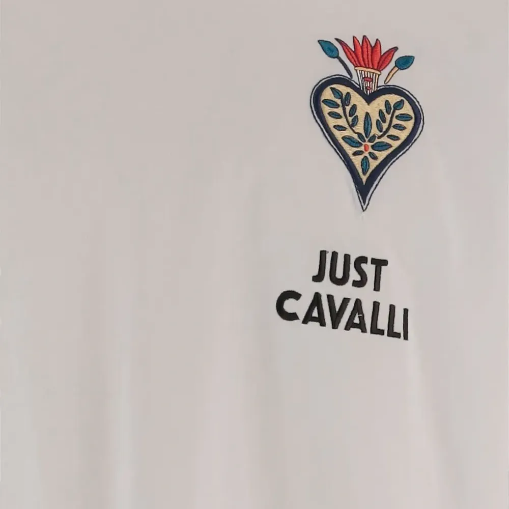 Футболка с короткими рукавами и принтом в виде сердца