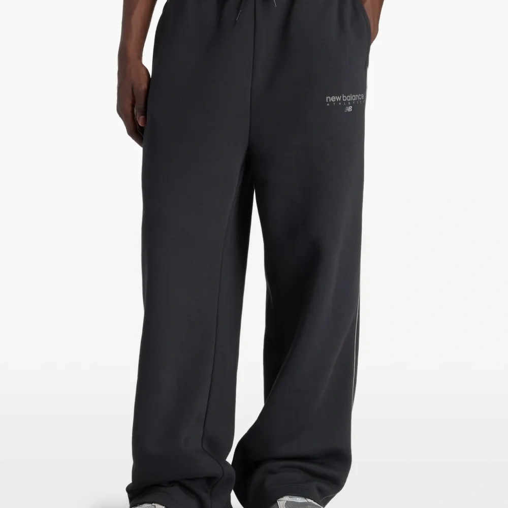 Спортивные брюки из флиса с контрастной отделкой