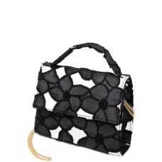 Сумка с цветочной цепочкой