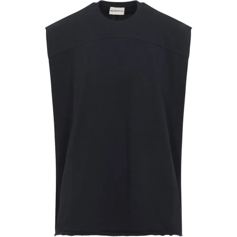 Жилет с полосками на спине