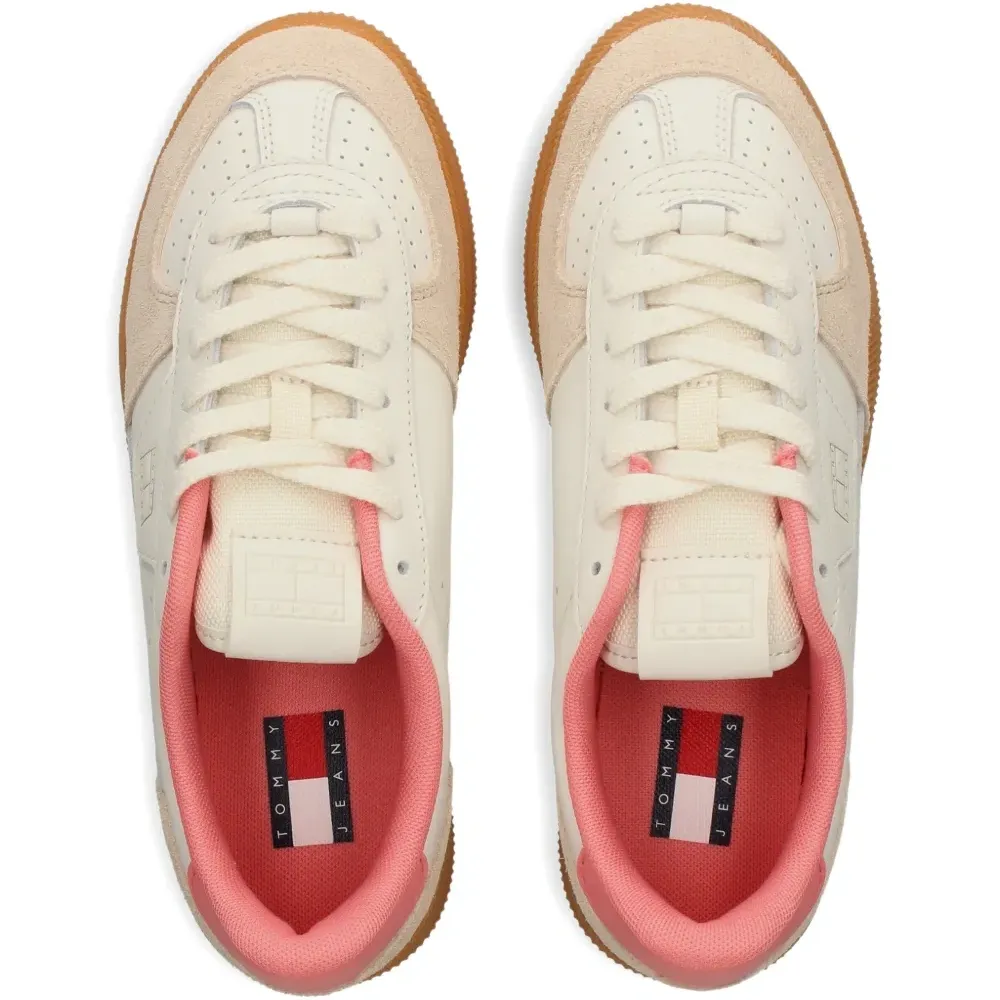 Кожаные кроссовки с логотипом