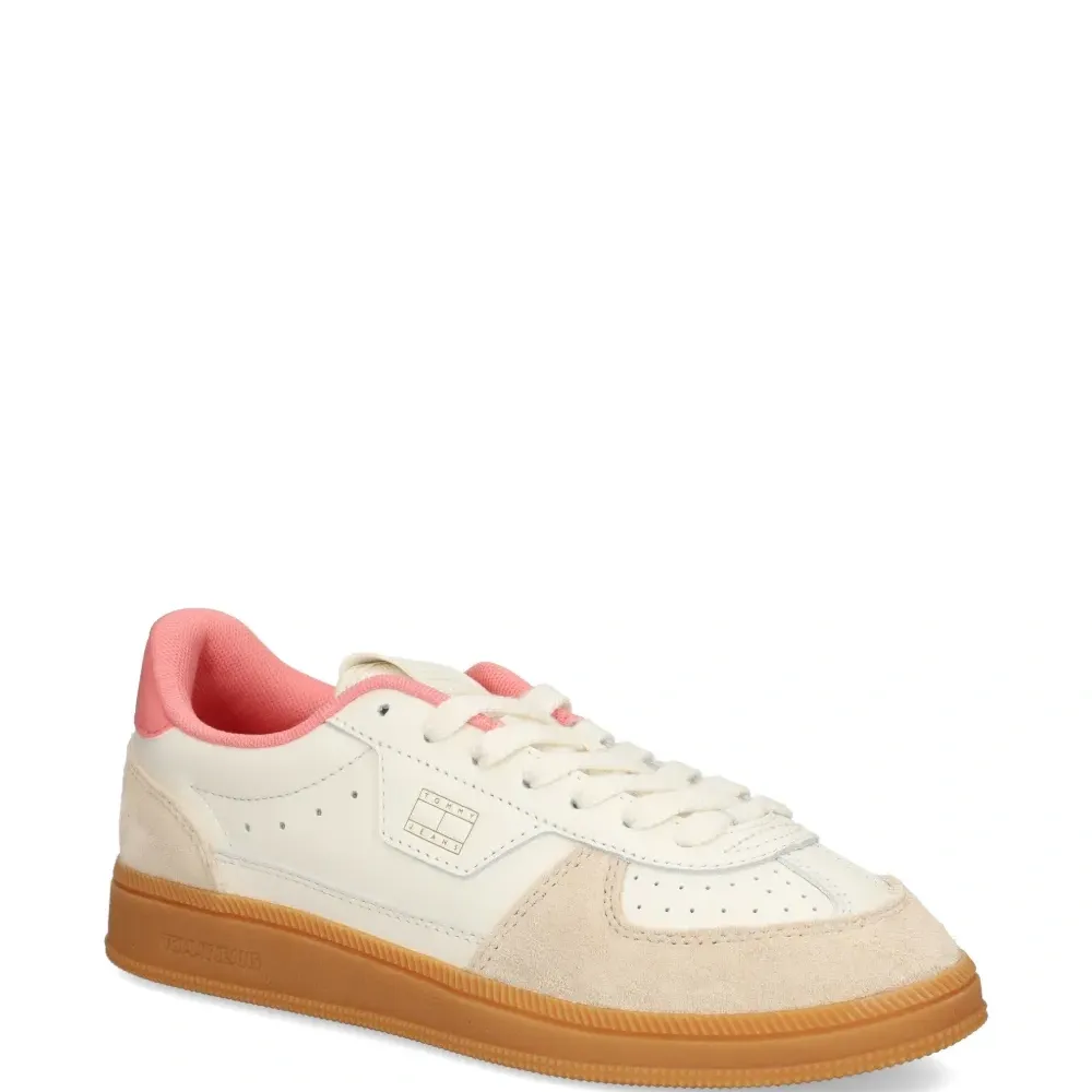 Кожаные кроссовки с логотипом