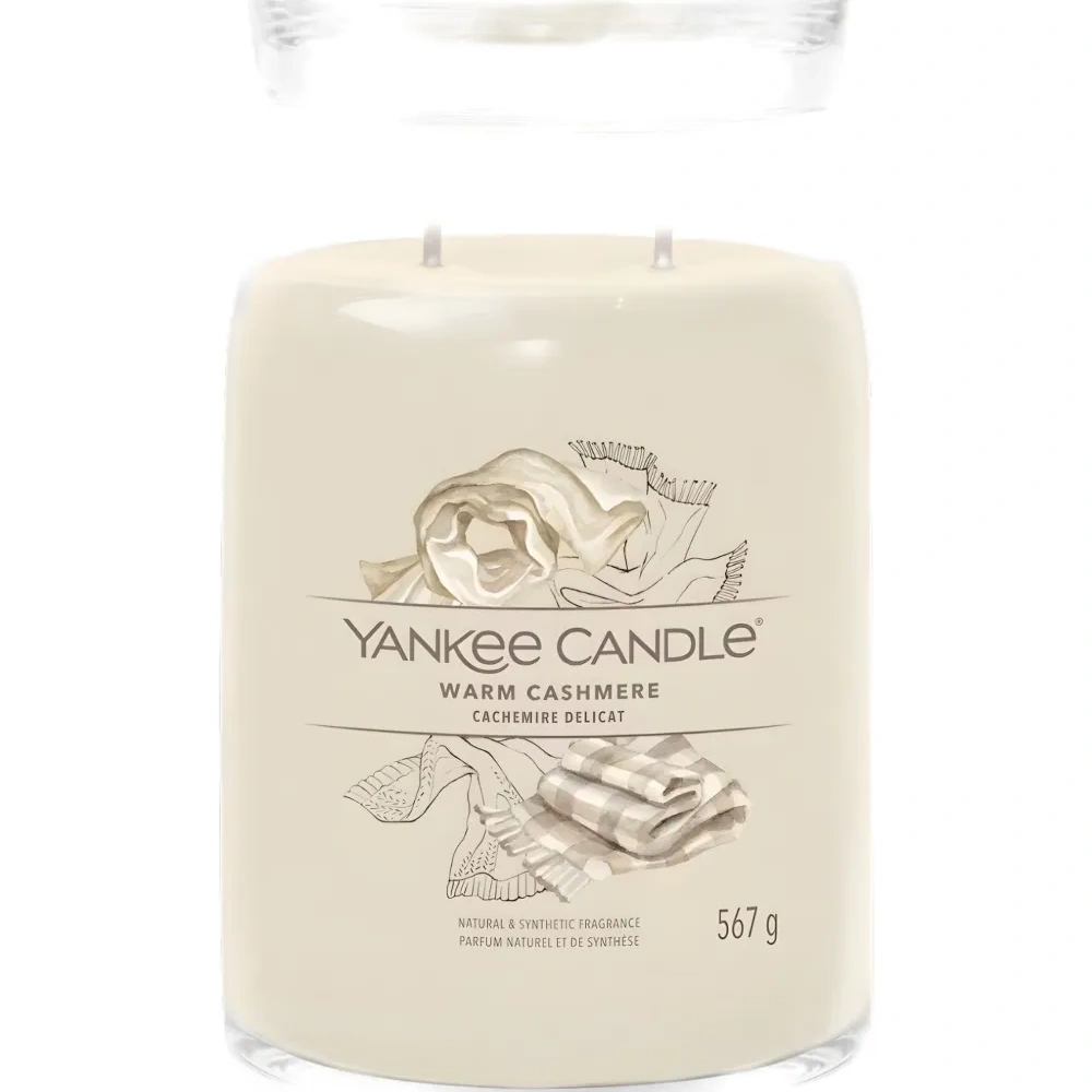 Свеча с цветочным принтом