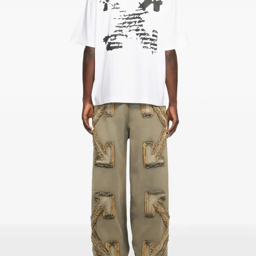 Футболка с графическим принтом