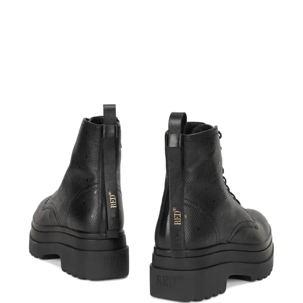 Ботинки на шнуровке с толстой подошвой