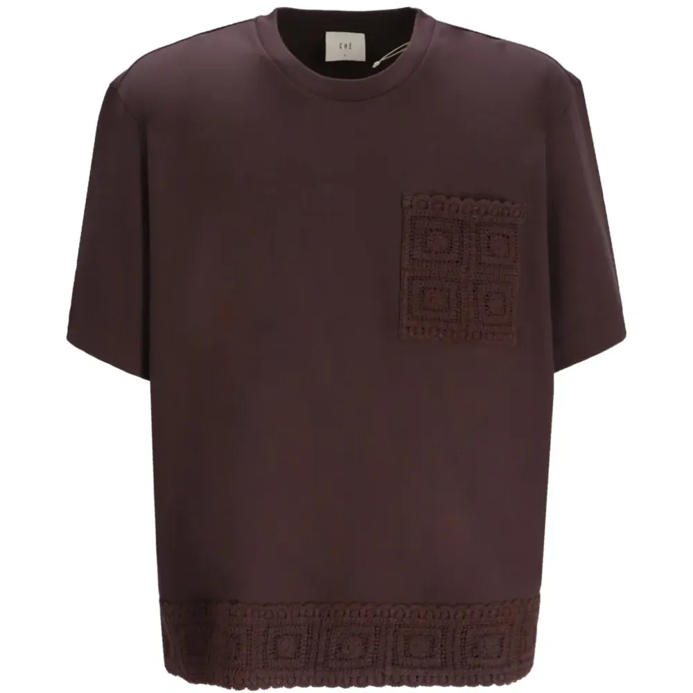 Футболка с вязаным карманом