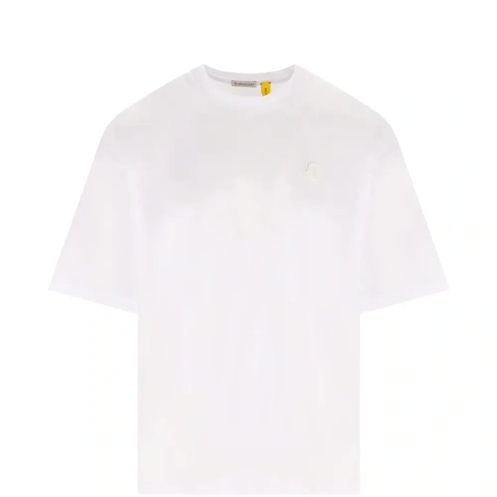 Футболка с вышитым логотипом