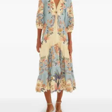 Миди-платье с цветочным принтом и V-образным вырезом