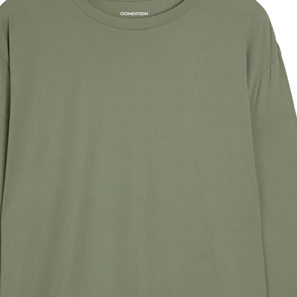 Футболка с длинными рукавами