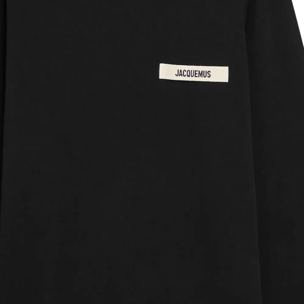 Футболка с нашивкой-логотипом