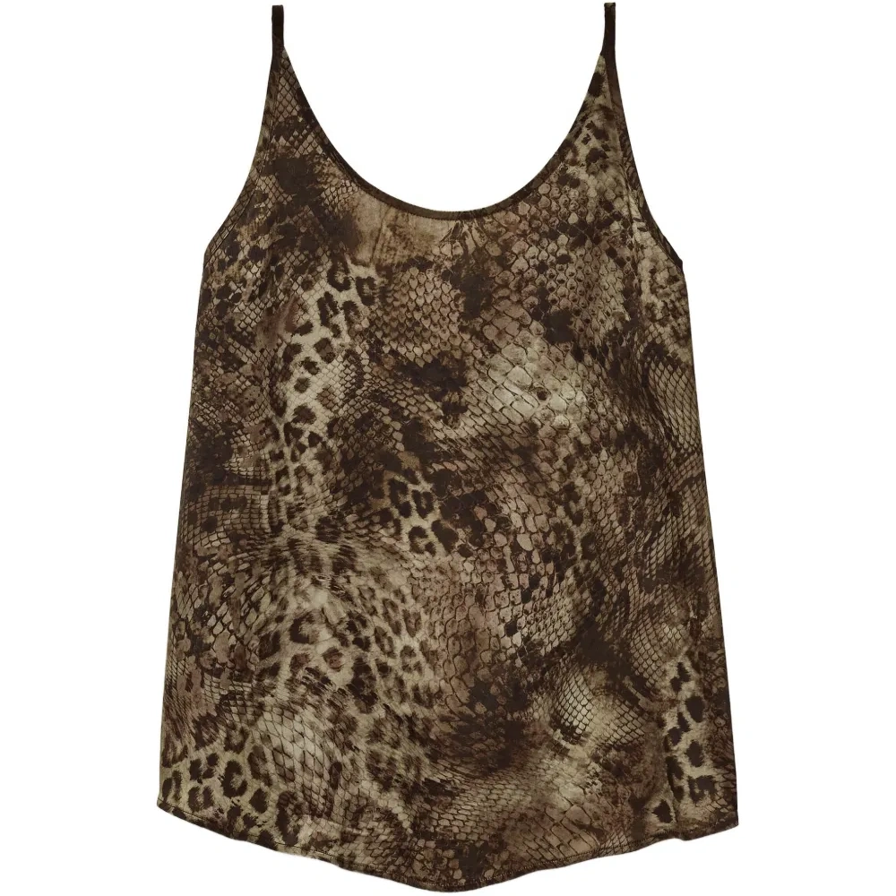 Блуза с анималистичным принтом Hemlock