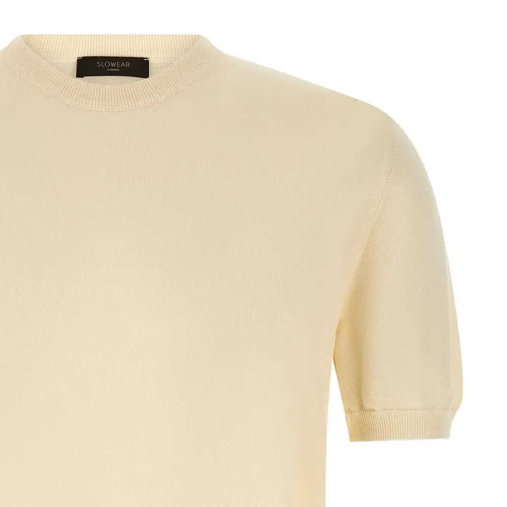 Футболка с круглым вырезом и короткими рукавами