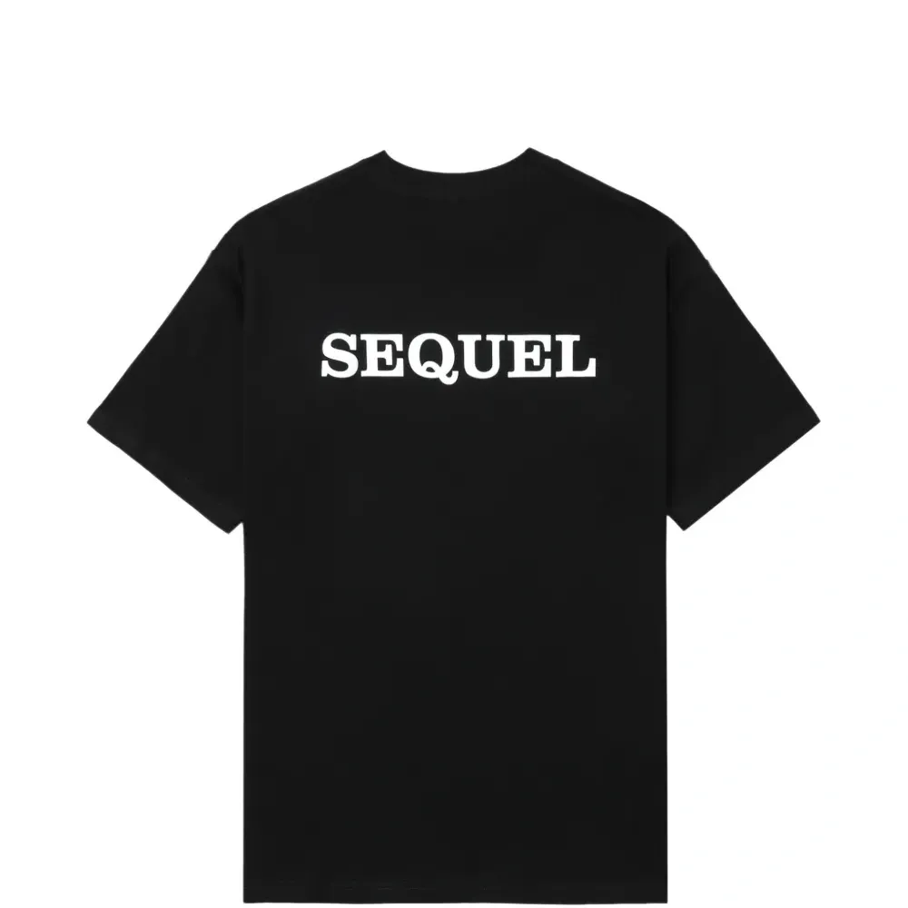 Футболка с логотипом