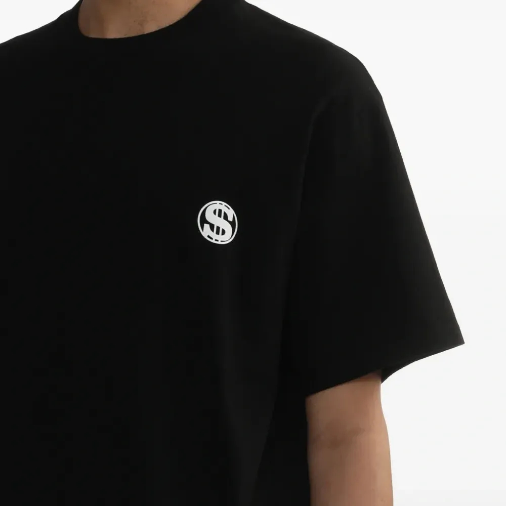 Футболка с логотипом