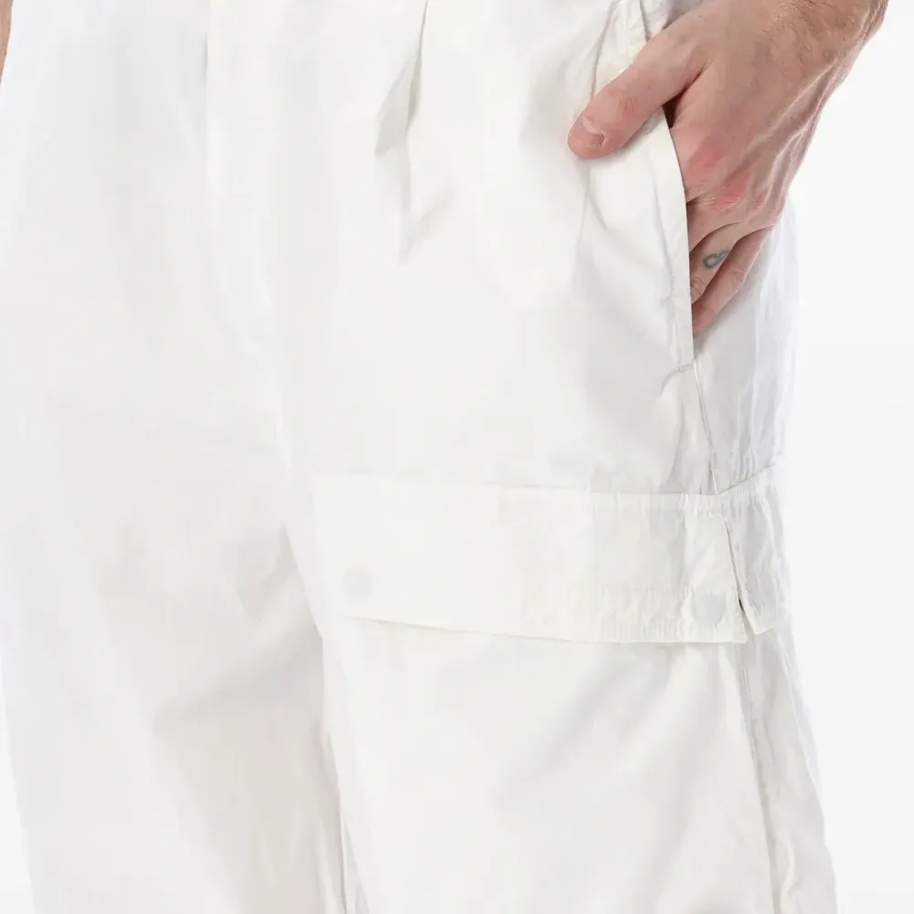 Брюки с петлями для ремня и застежкой на пуговицу