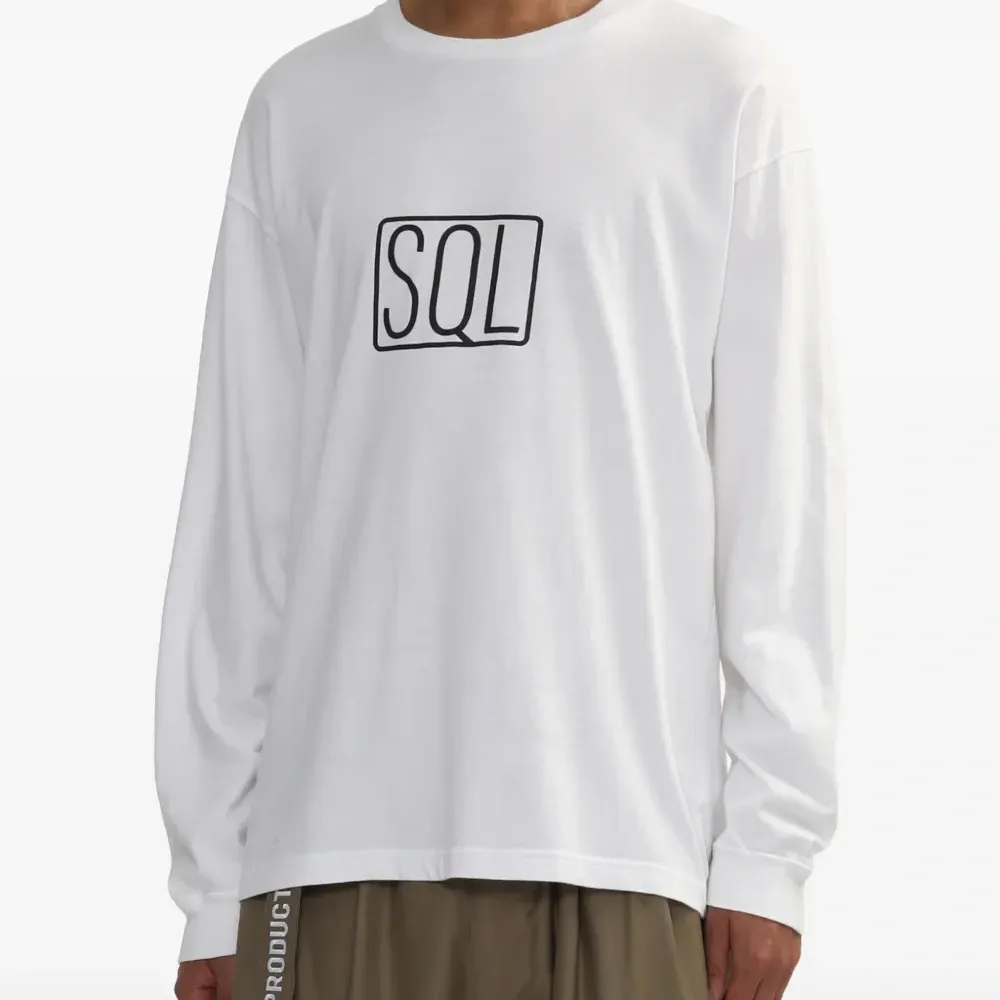 Лонгслив с графическим принтом